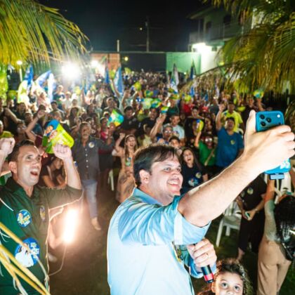 Thiago Silva durante encontro com apoiadores no Grupo Rondon, em Várzea Grande