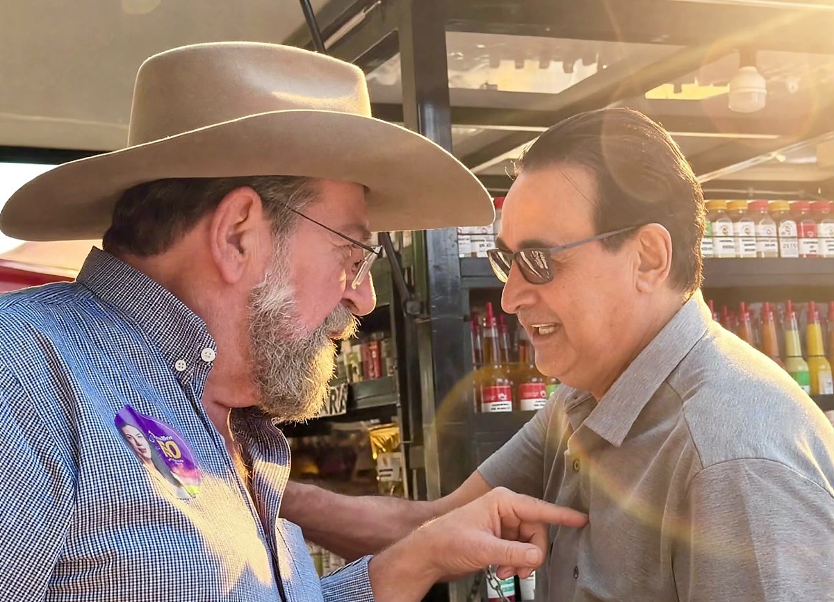 Nelson Barbudo e eleitor