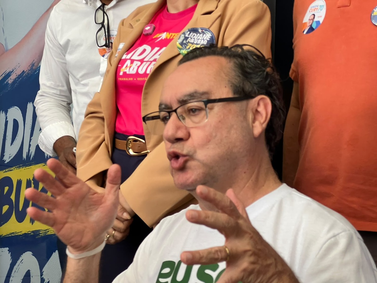Augusto Cury critica Lula e Flávio Bolsonaro em agenda em Cuiabá