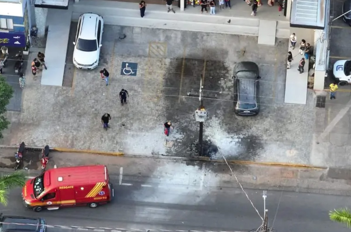 explosão, transformador, Sorriso