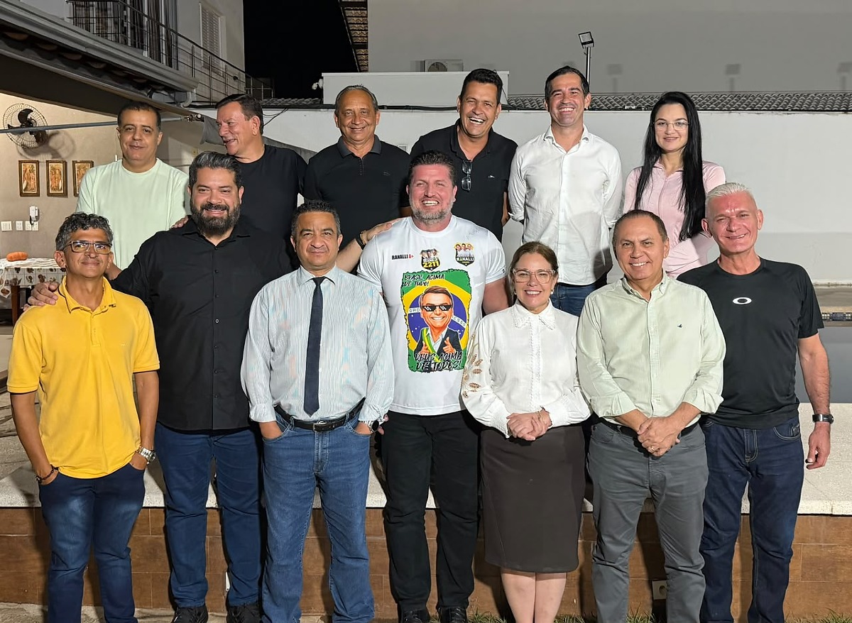  Cezinha Nascimento, Kero Kero, Demilson Nogueira, Marcus Brito,  Ant&ocirc;nio Lemes, Marcrean Santos,Kassio Coelho, Rafael Ranalli, Ten. Cel. Dias, Paula Calil, Samantha &Iacute;ris, Dilem&aacute;rio Alencar e M&aacute;rio Nadaf