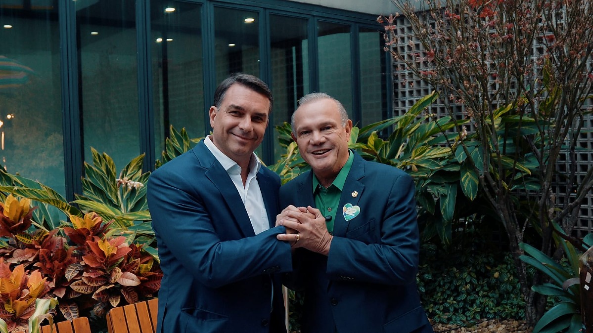 Wellington Fagundes e Flavio Bolsonaro