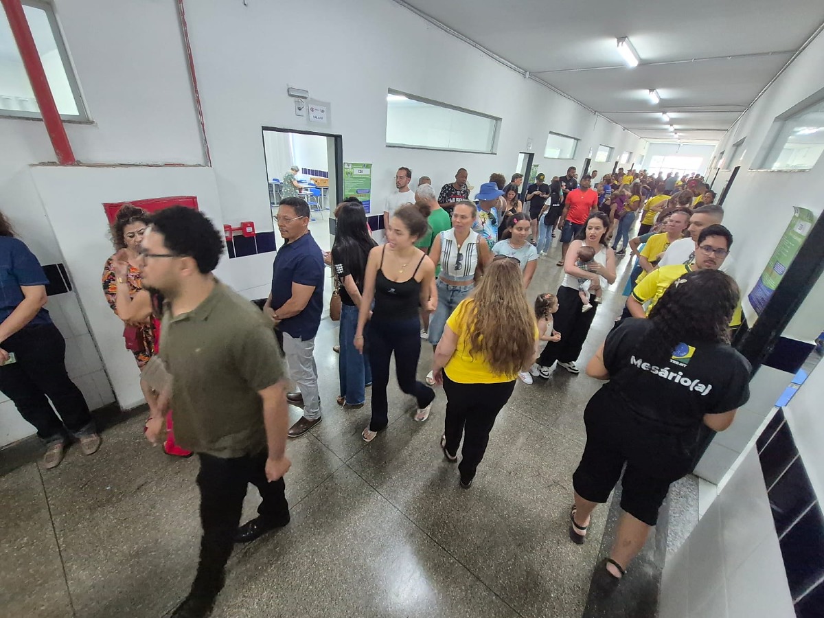 Vota&ccedil;&atilde;o no col&eacute;gio Presidente M&eacute;dice elei&ccedil;&otilde;es 2026.jpeg