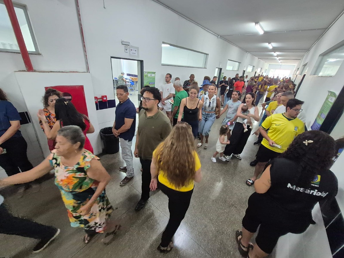 Vota&ccedil;&atilde;o no col&eacute;gio Presidente M&eacute;dice elei&ccedil;&otilde;es 2026 3.jpeg