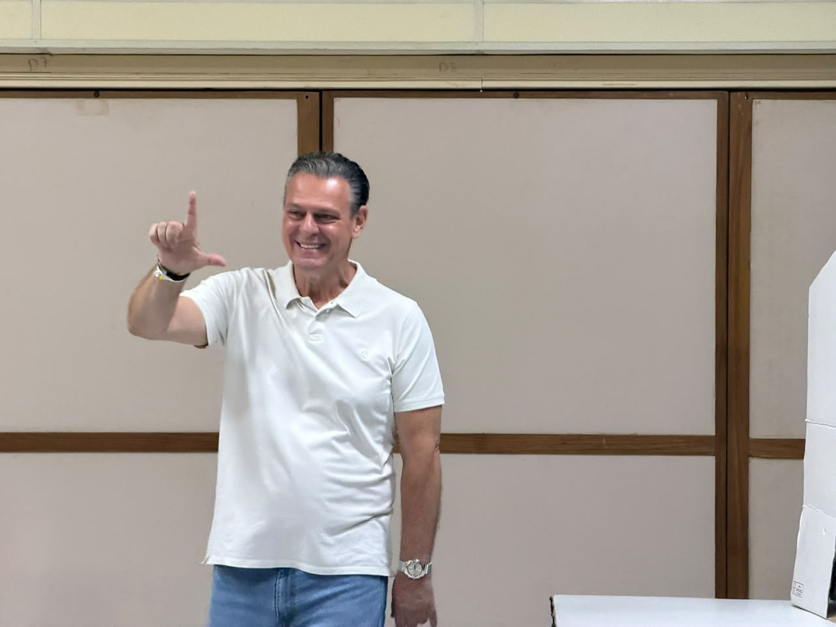 Senador Carlos Fávaro vota eleições 2026