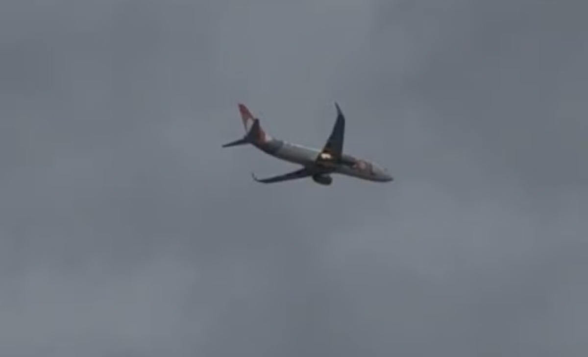 Turbina de avi&atilde;o em chamas - Recife