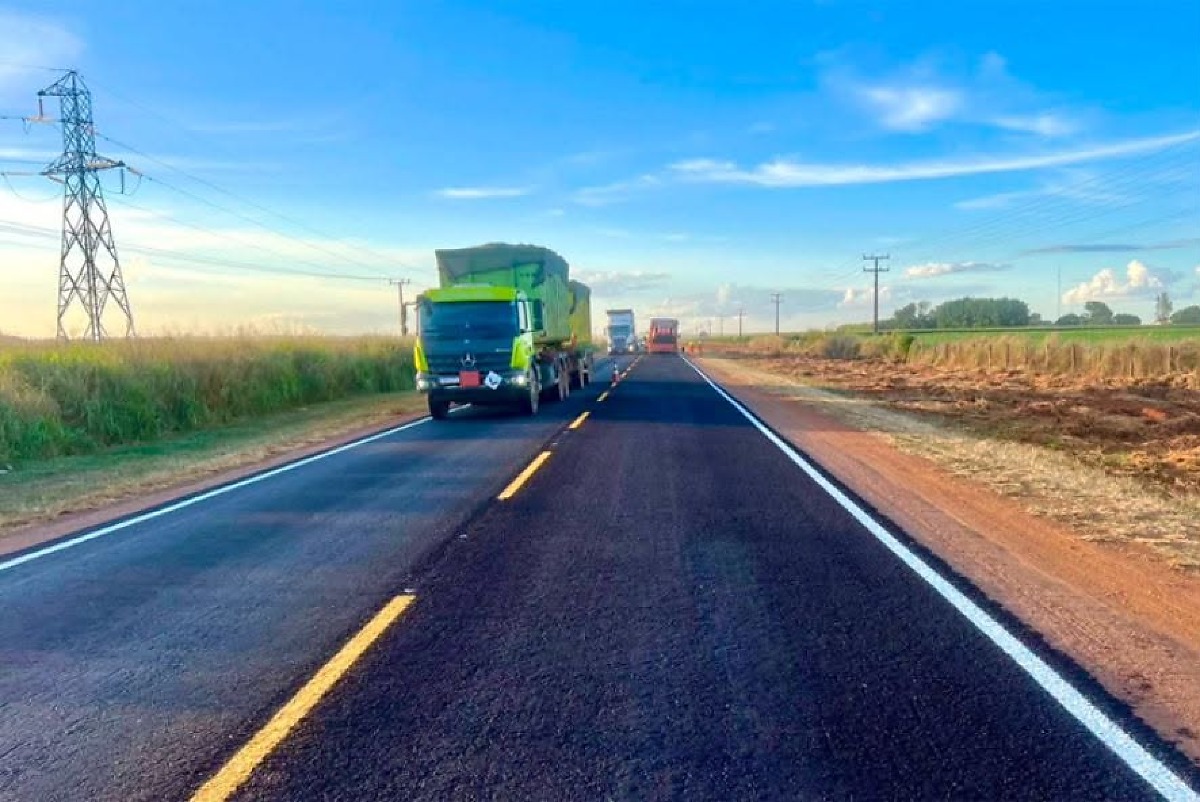 rodovias, caminhão