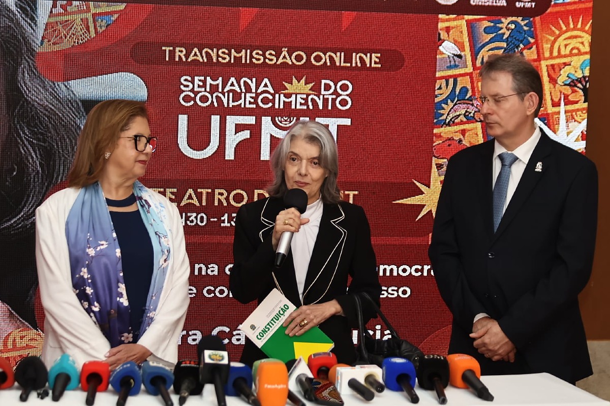 C&aacute;rmen L&uacute;cia