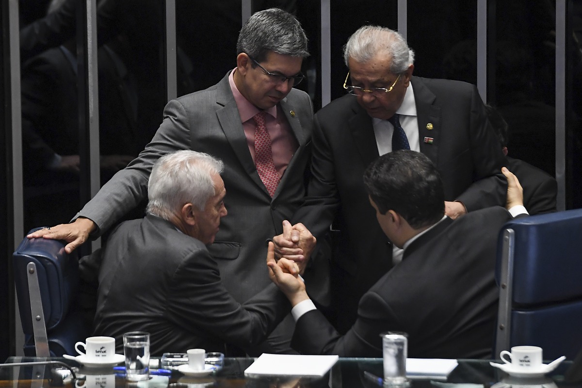 Senador Jayme Campos apoia fim da escala 6x1 em Brasília, MT