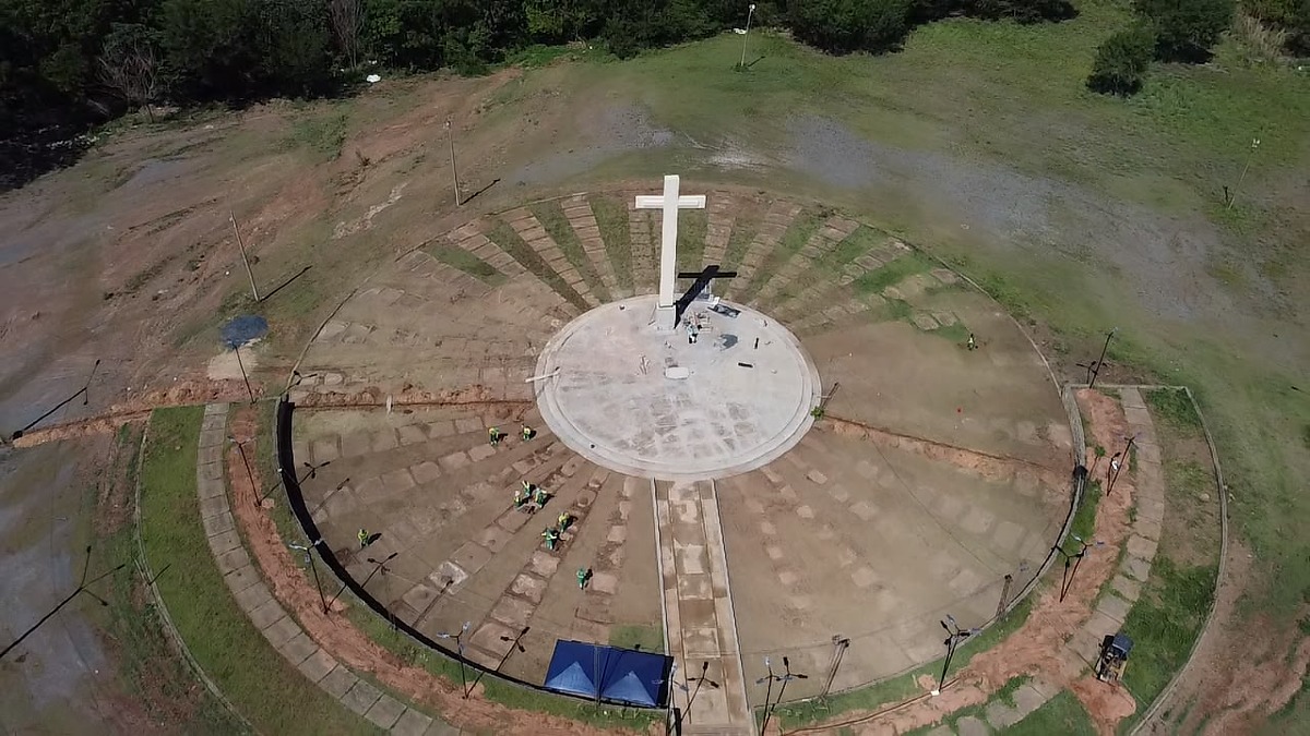 Cuiabá celebra 35 anos da visita de São João Paulo II com missa e escultura