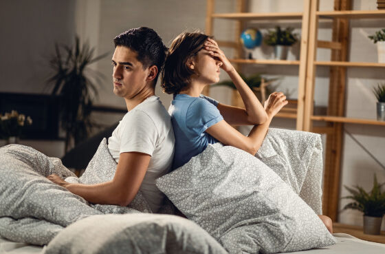 Casal distante e com problemas de relacionamento