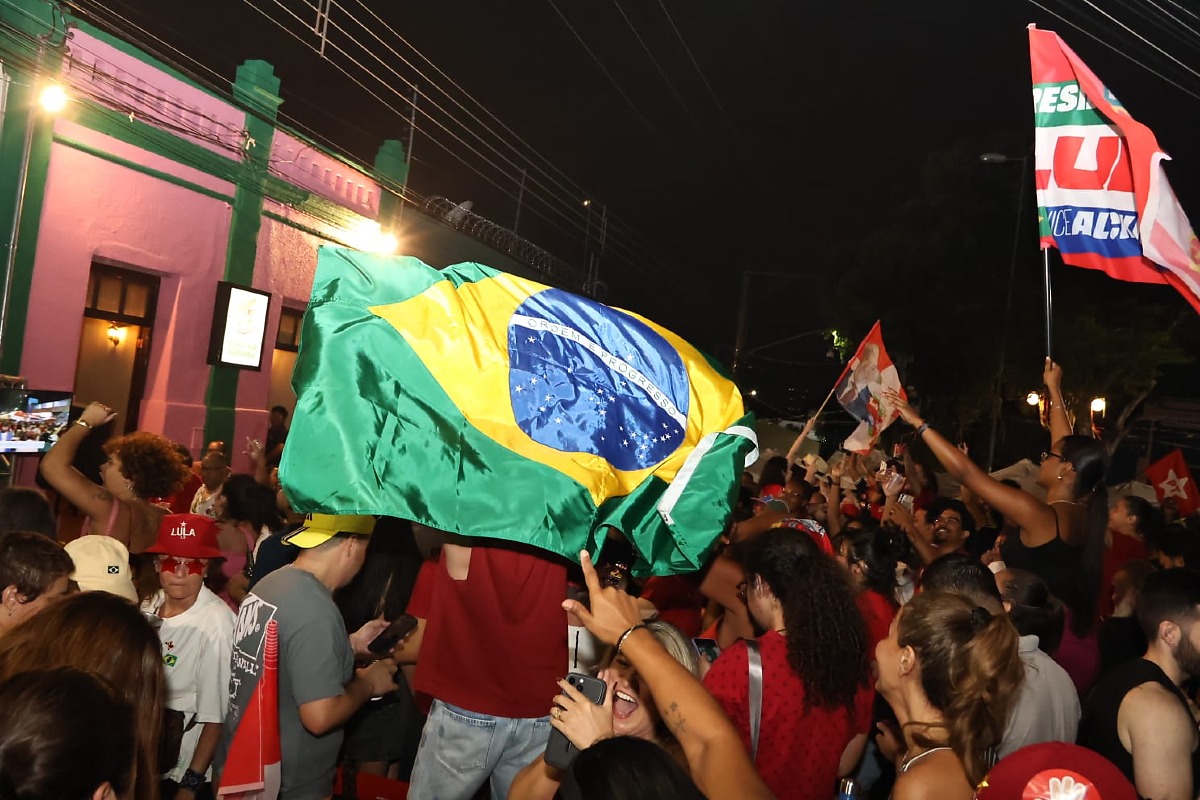 esta lula pra&ccedil;a da mandioca