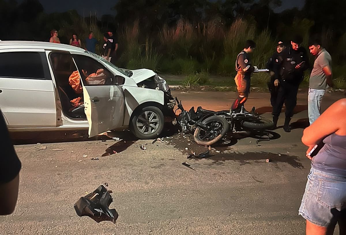 Jovem de 22 anos morre ao bater moto de frente com Gol 