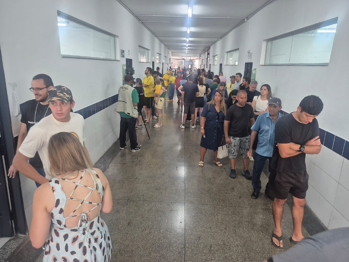 Eleições 2026 - comparecimento para votar cuiabá votação escola