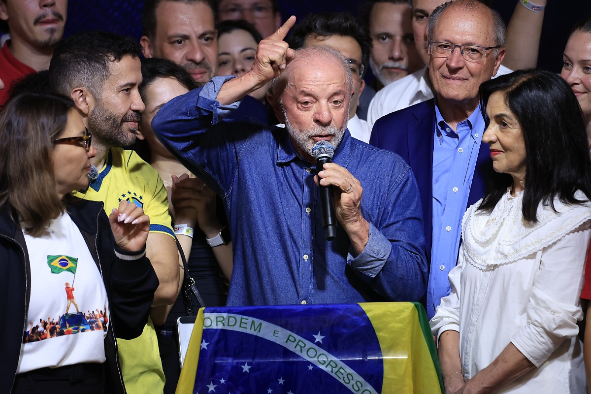 Reeleito, Lula diz que venceu "intromissão" de big techs e que vai mudar jeito de governar