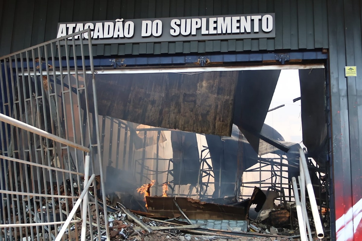 incendio casa da festa e atacadao do suplemento