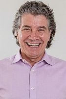 Aguiar Farina é médico mastologista